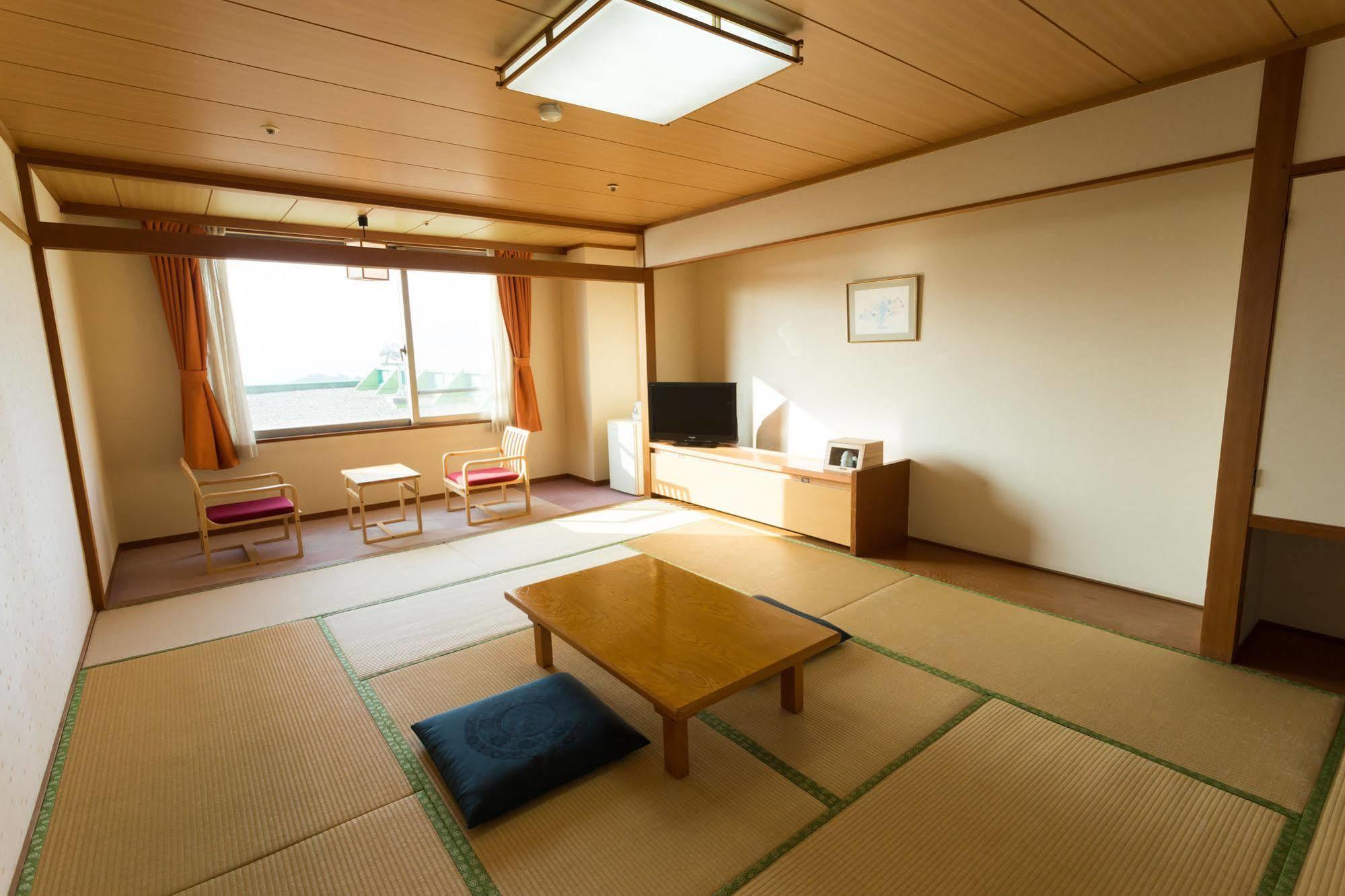 鷲ヶ岳高原ホテル レインボー 郡上市 エクステリア 写真